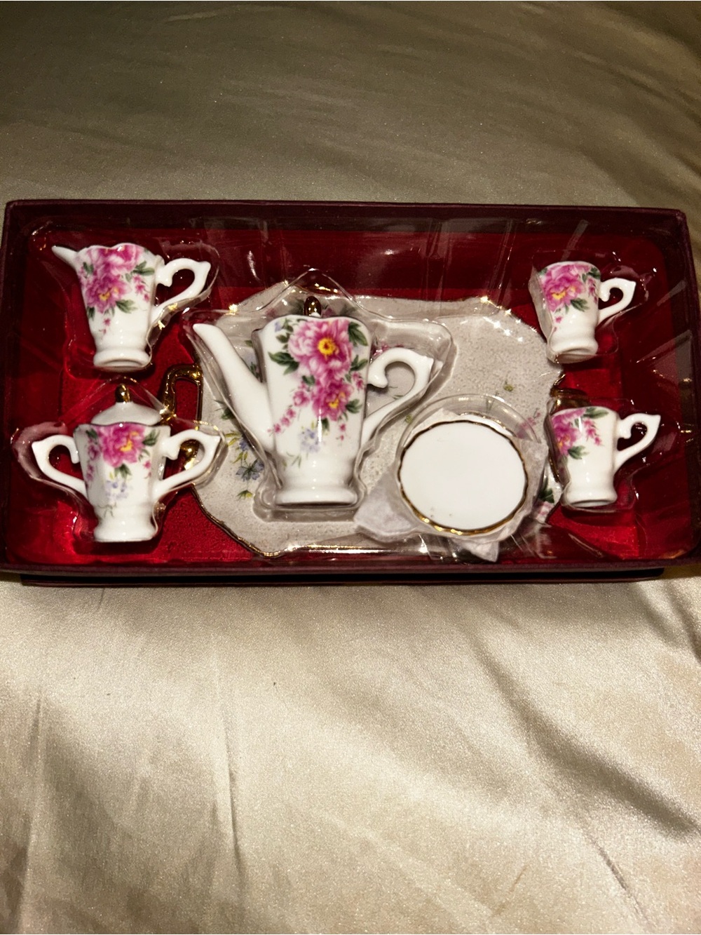 Vintage Presennti Italian Porcelain Mini Tea Set